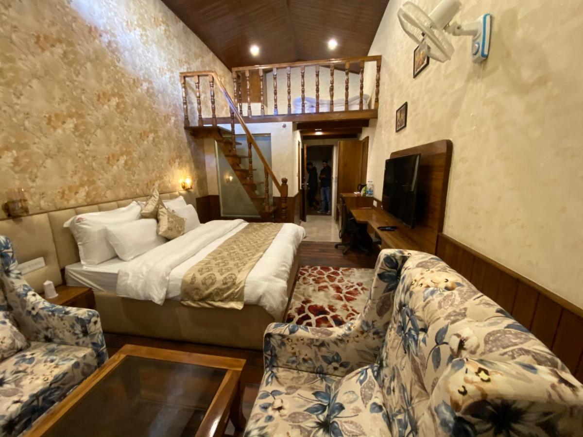 Royal Castle 호텔 카솔 외부 사진